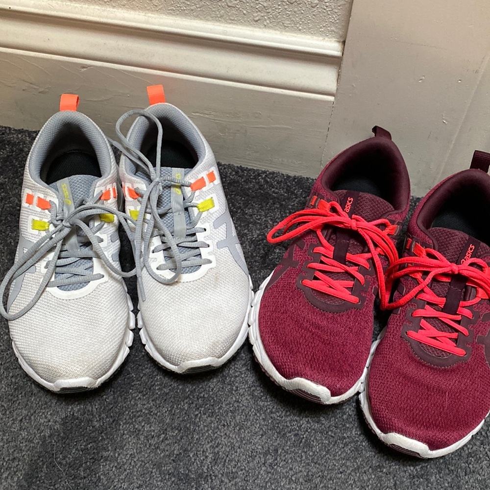 2 pair Asics Gel Quantum Sz 8
